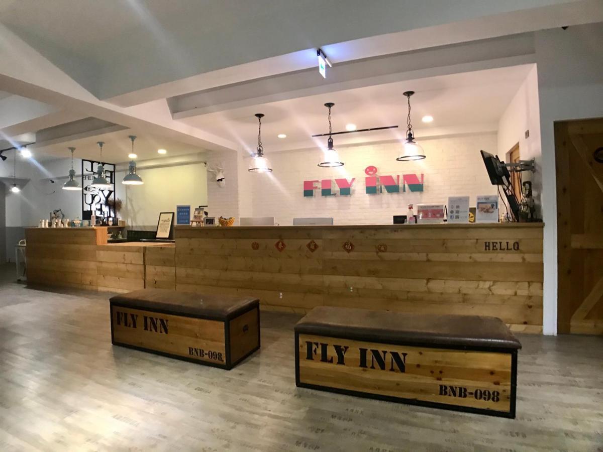 Flyinn Hostel Kaohsiung Exterior photo