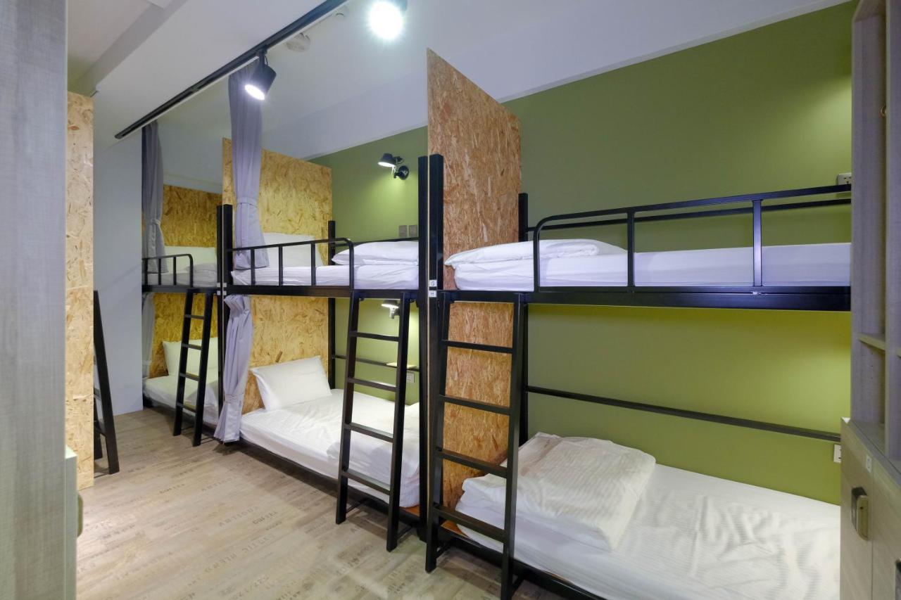 Flyinn Hostel Kaohsiung Exterior photo
